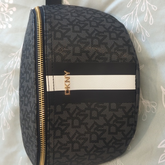 DKNY Fanny Pack - Picture 2 of 6
